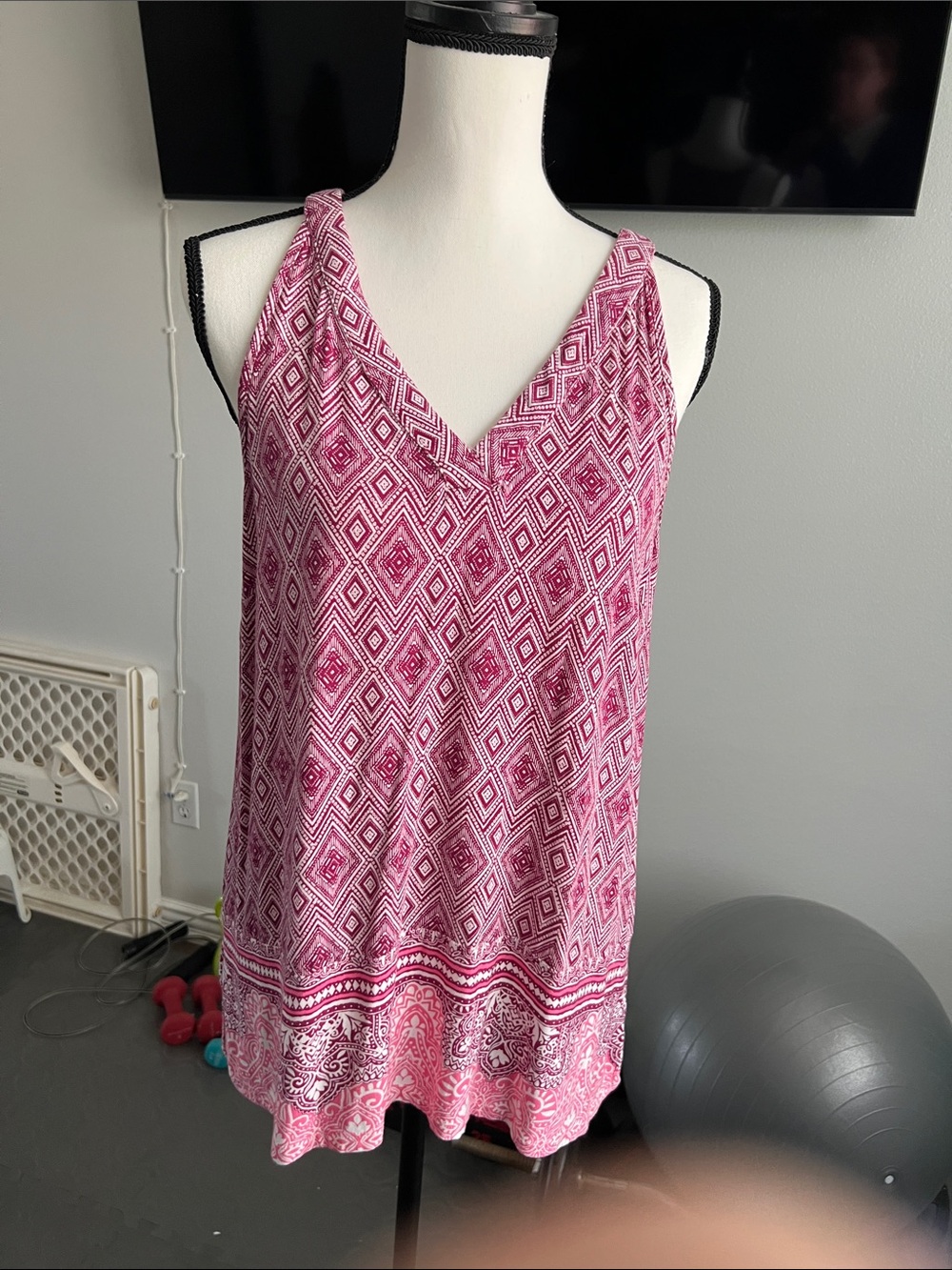 Women’s Pink Patterned V-Neck Tank Top